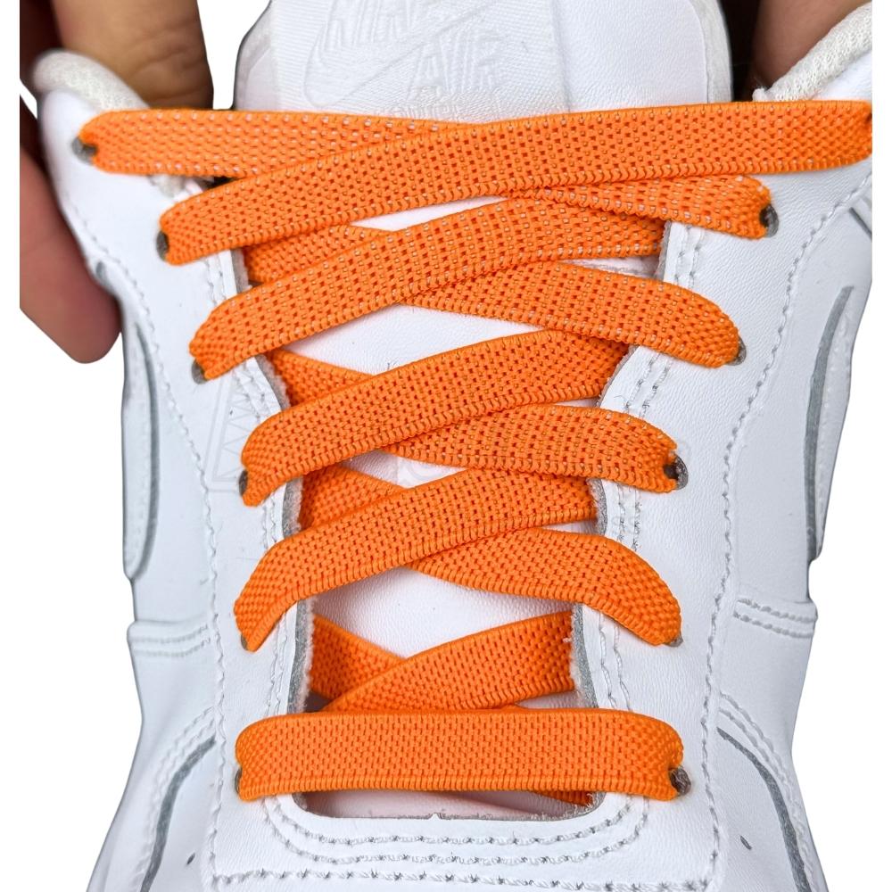 Elastische veters onzichtbaar strikken plat 9mm onzichtbare clipjes oranje met stretch uitgerekt