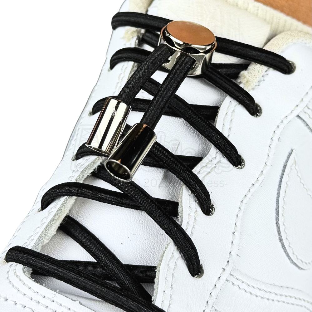 Elastische veters zonder strikken ovaal 4mm luxe lock zwart geregen in witte Nike Air Force 1