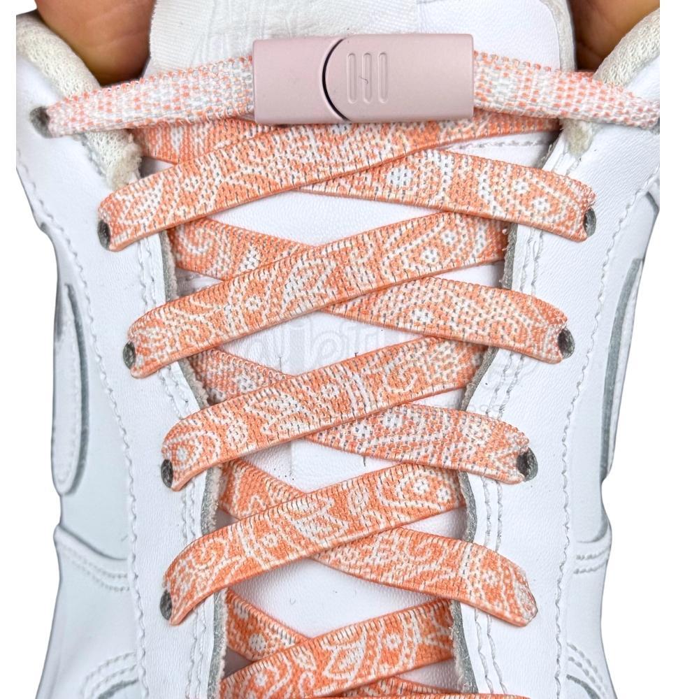 Elastische veters zonder strikken paisley 9mm magnetische sluiting roze wit met stretch uitgerekt