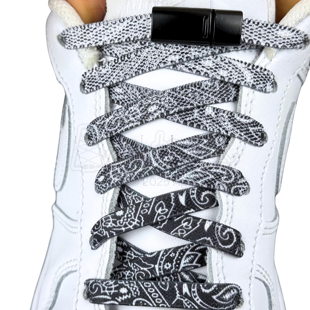 Elastische veters zonder strikken paisley 9mm magnetische sluiting zwart wit met stretch uitgerekt