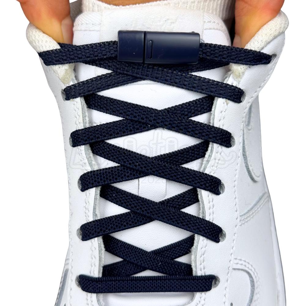 Elastische veters zonder strikken plat 6mm magnetische sluiting marineblauw met stretch uitgerekt