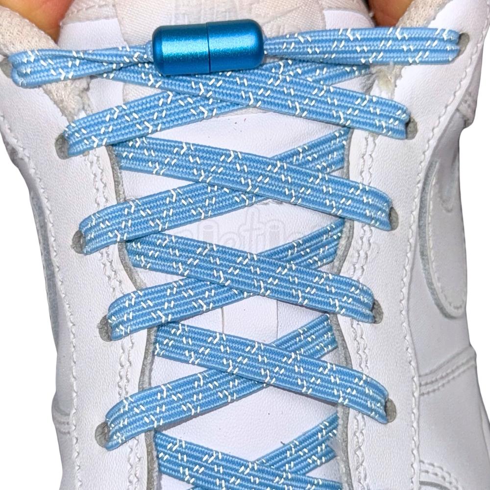 Elastische veters zonder strikken reflecterend 7mm capsule sluiting hemelsblauw met stretch uitgerekt