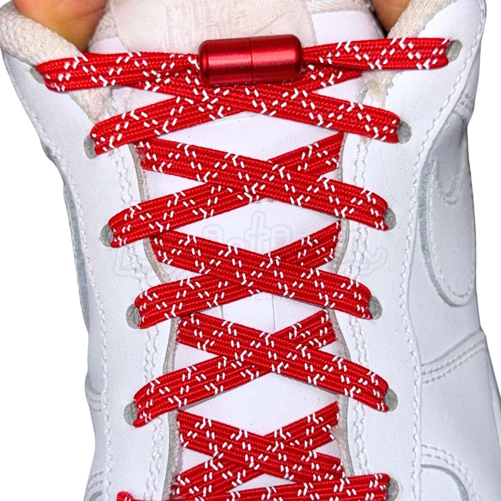Elastische veters zonder strikken reflecterend 7mm capsule sluiting rood met stretch uitgerekt