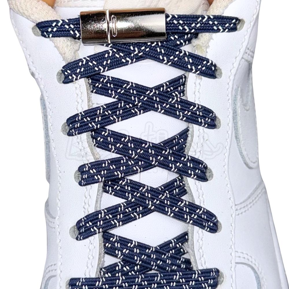 Elastische veters zonder strikken reflecterend 7mm magnetische sluiting marineblauw met stretch uitgerekt