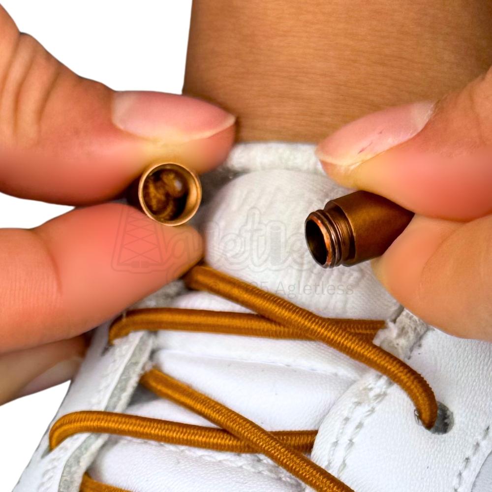 Elastische veters zonder strikken rond 3mm capsule sluiting lichtbruin detailfoto van hoe de sluiting werkt