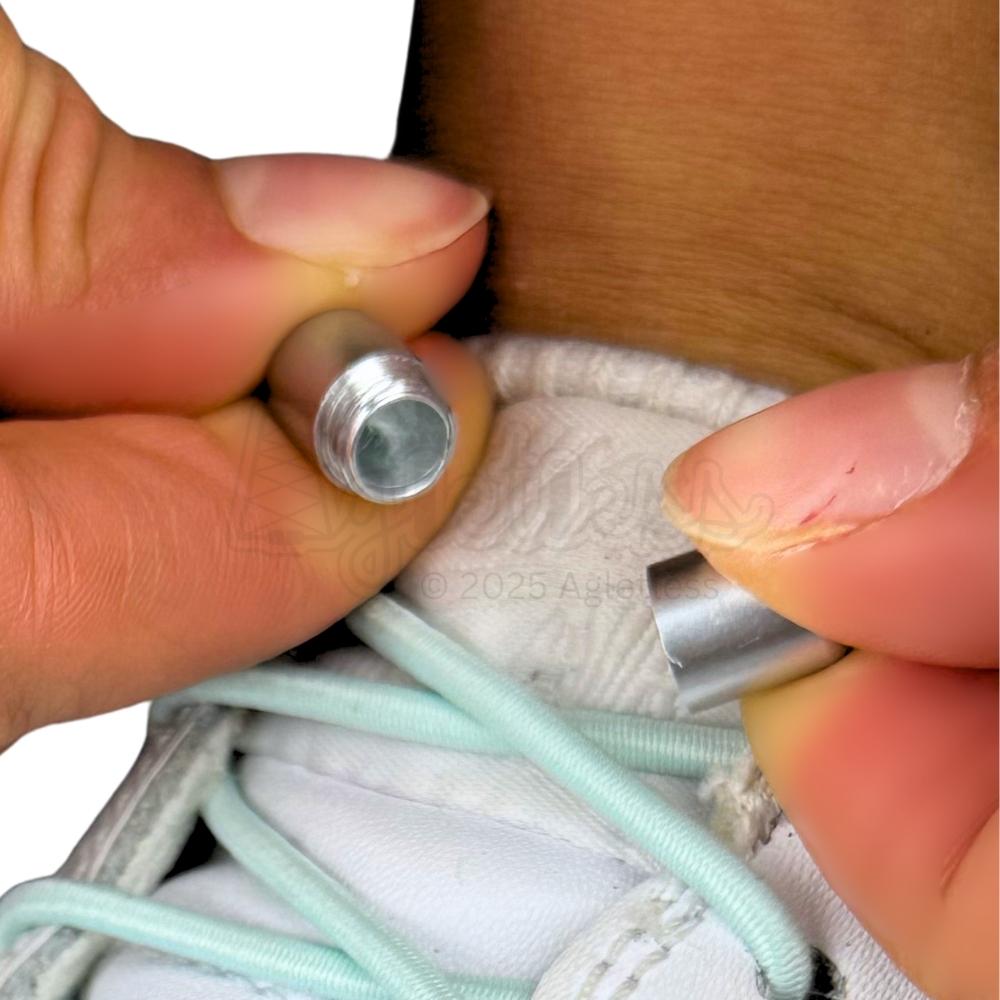 Elastische veters zonder strikken rond 3mm capsule sluiting lichtgroen detailfoto van hoe de sluiting werkt