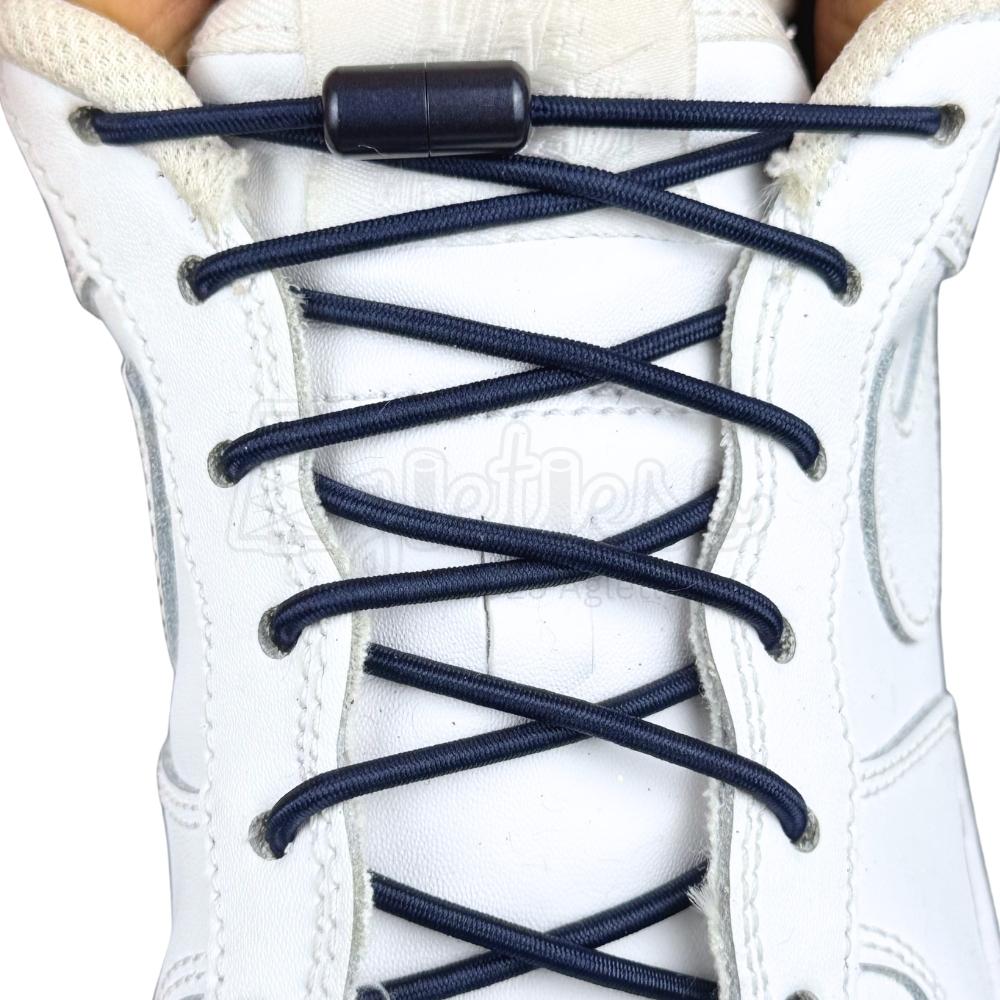 Elastische veters zonder strikken rond 3mm capsule sluiting marineblauw met stretch uitgerekt