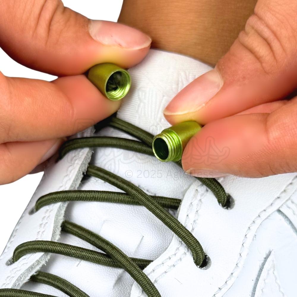 Elastische veters zonder strikken rond 3mm capsule sluiting mosgroen detailfoto van hoe de sluiting werkt