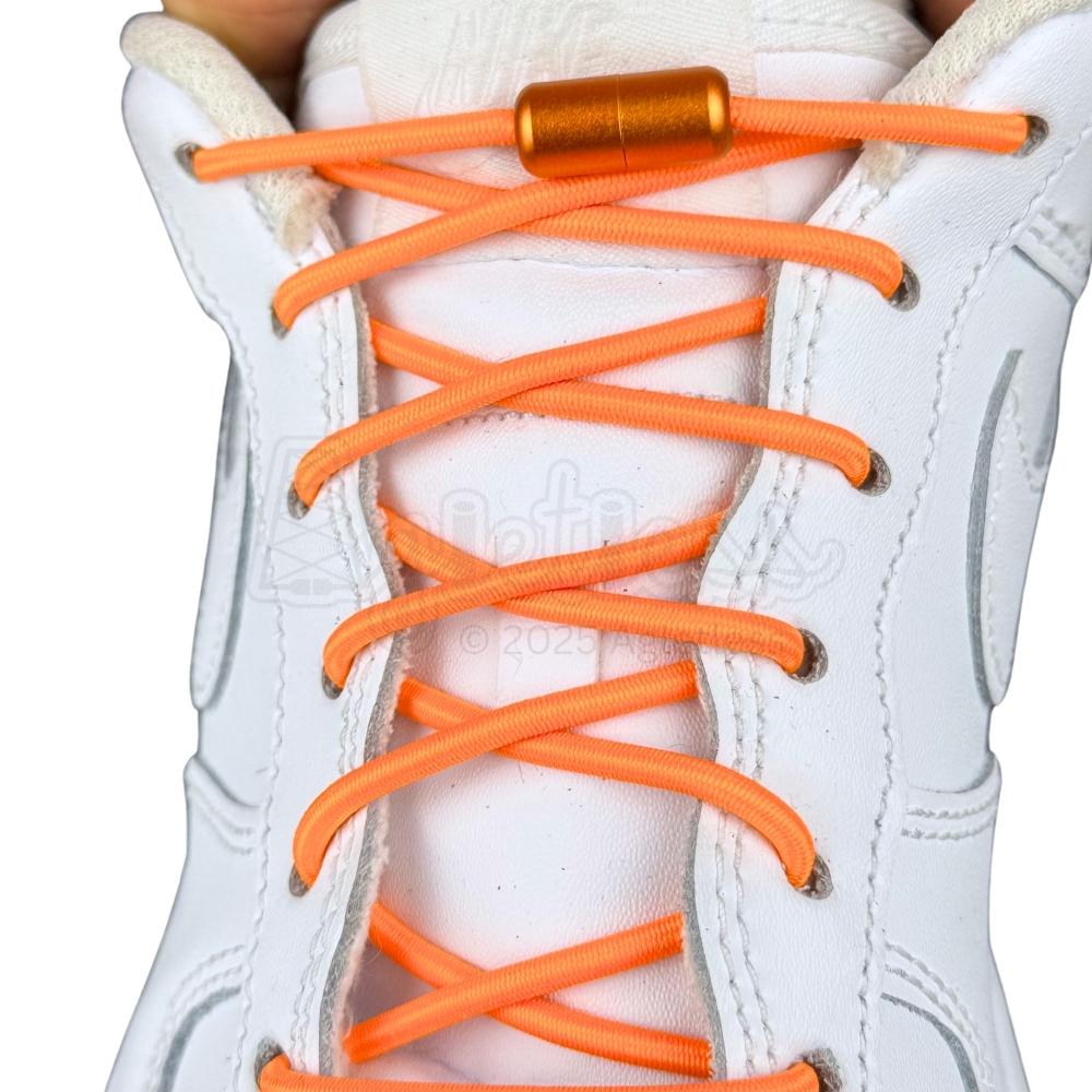 Elastische veters zonder strikken rond 3mm capsule sluiting oranje met stretch uitgerekt