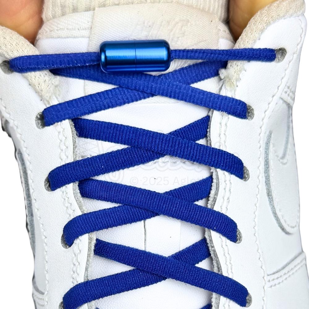 Elastische veters zonder strikken rond 5mm capsule sluiting blauw met stretch uitgerekt