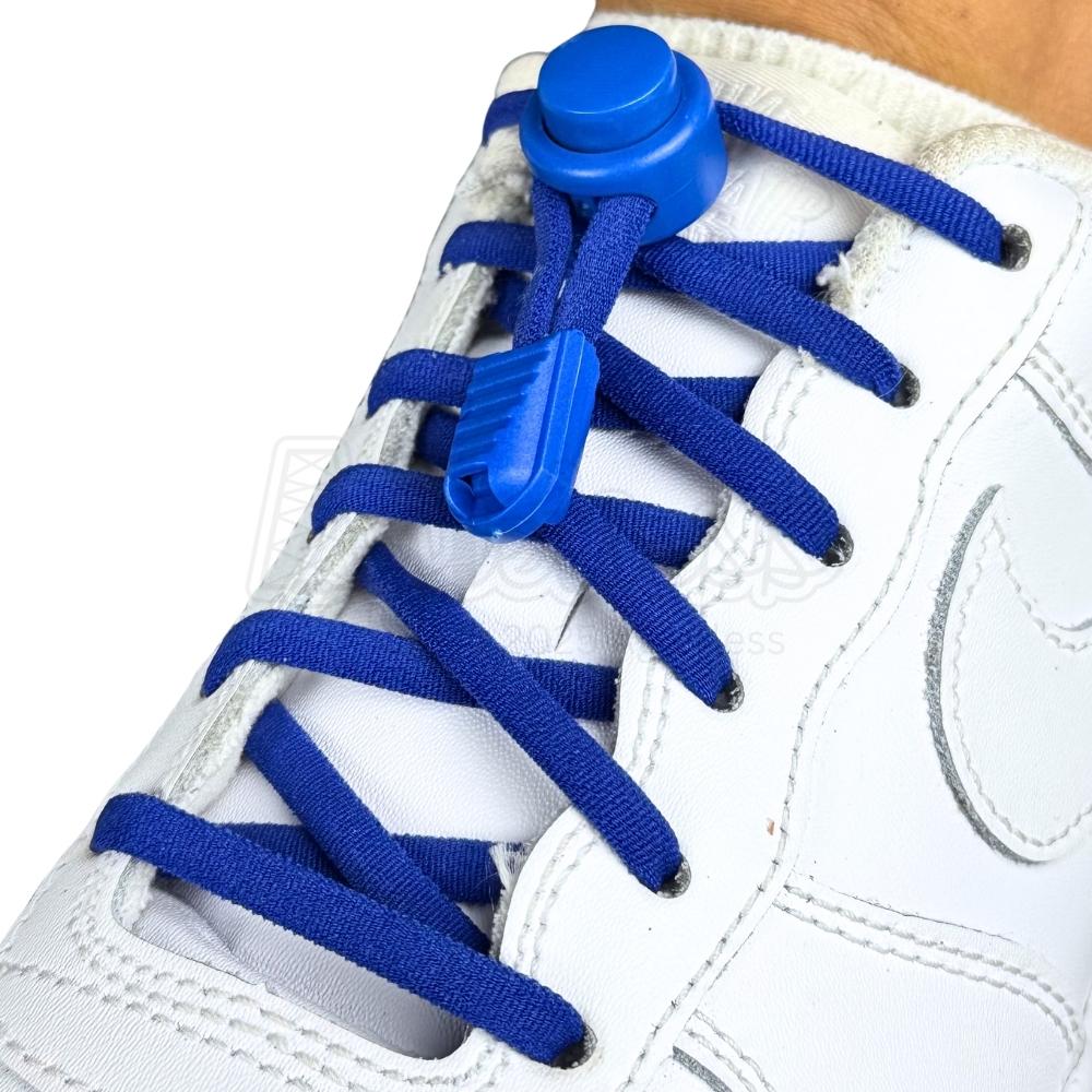 Elastische veters zonder strikken rond 5mm lock sluiting blauw geregen in witte Nike Air Force 1