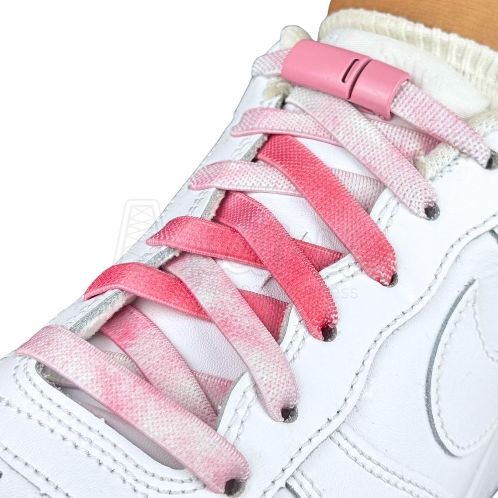 Elastische veters zonder strikken tie-dye 9mm magnetische sluiting roze geregen in witte Nike Air Force 1