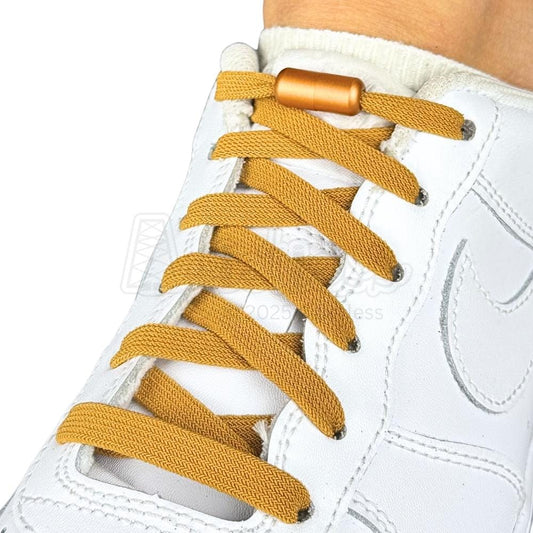 Elastische veters zonder strikken vintage 8mm capsule sluiting cognac geregen in witte Nike Air Force 1