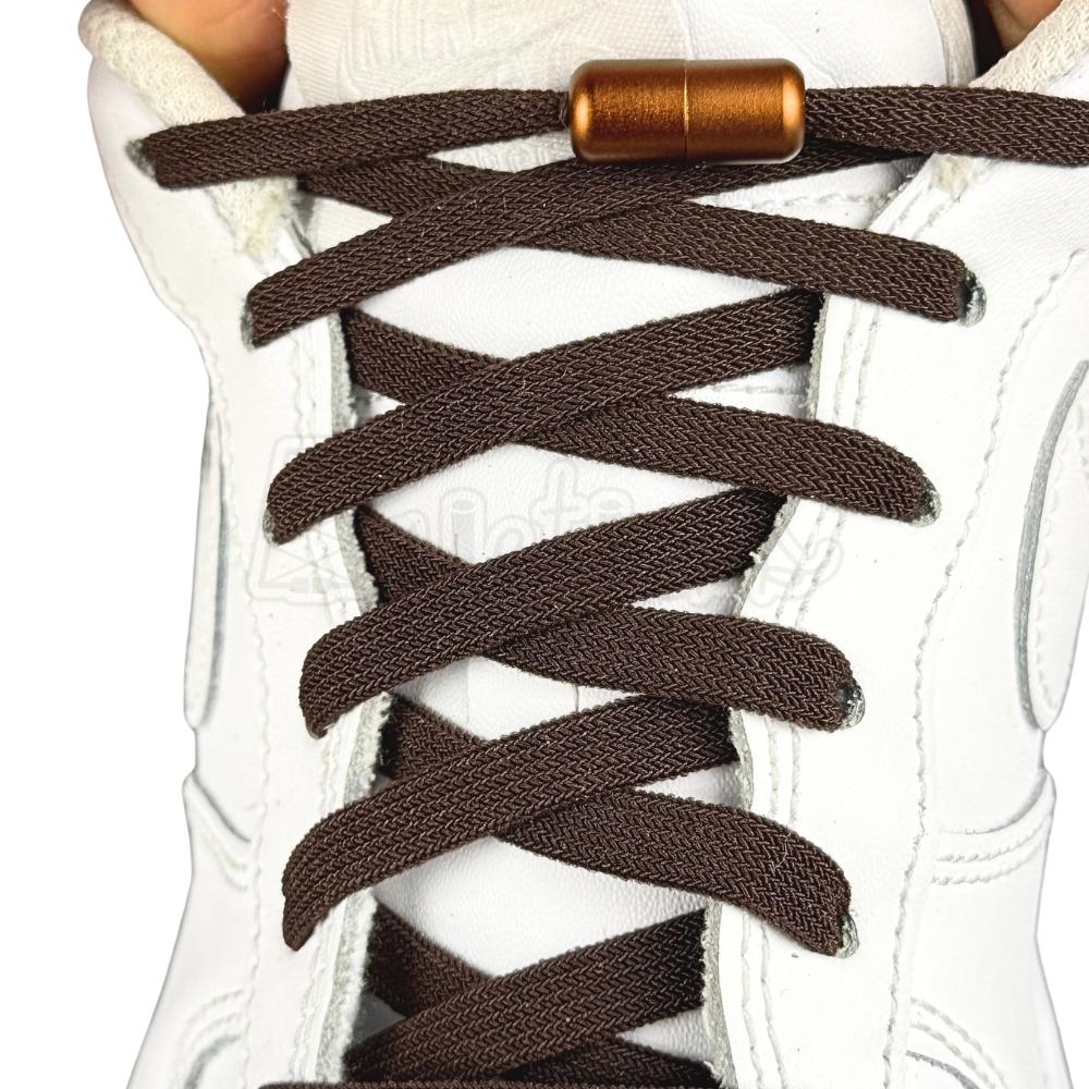 Elastische veters zonder strikken vintage 8mm capsule sluiting donkerbruin met stretch uitgerekt