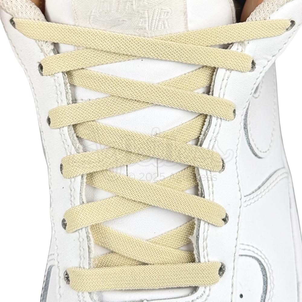 Elastische veters zonder strikken vintage 8mm onzichtbare clipjes beige met stretch uitgerekt