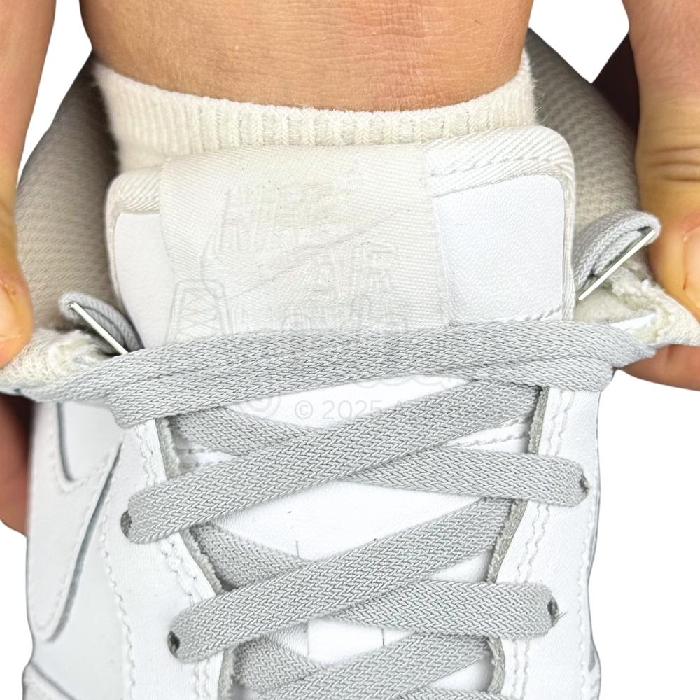 Elastische veters zonder strikken vintage 8mm onzichtbare clipjes grijs detailfoto van hoe de sluiting werkt