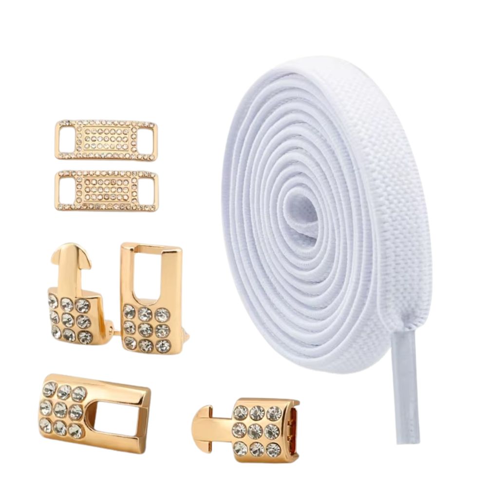 Witte platte elastische veters van 9 mm met gouden charm en strass haak als sluiting, voor een comfortabele en stijlvolle look.