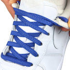 Elastische veters onzichtbaar strikken plat 8mm onzichtbare clipjes blauw detailfoto van hoe de sluiting werkt