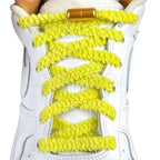 Elastische veters zonder strikken fluffy 7mm capsule sluiting geel met stretch uitgerekt