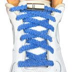 Elastische veters zonder strikken fluffy 7mm magnetische sluiting blauw met stretch uitgerekt