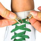 Elastische veters zonder strikken bling bling 6mm haak sluiting groen detailfoto van hoe de sluiting werkt