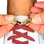 Elastische veters zonder strikken bling bling 6mm haak sluiting rood detailfoto van hoe de sluiting werkt