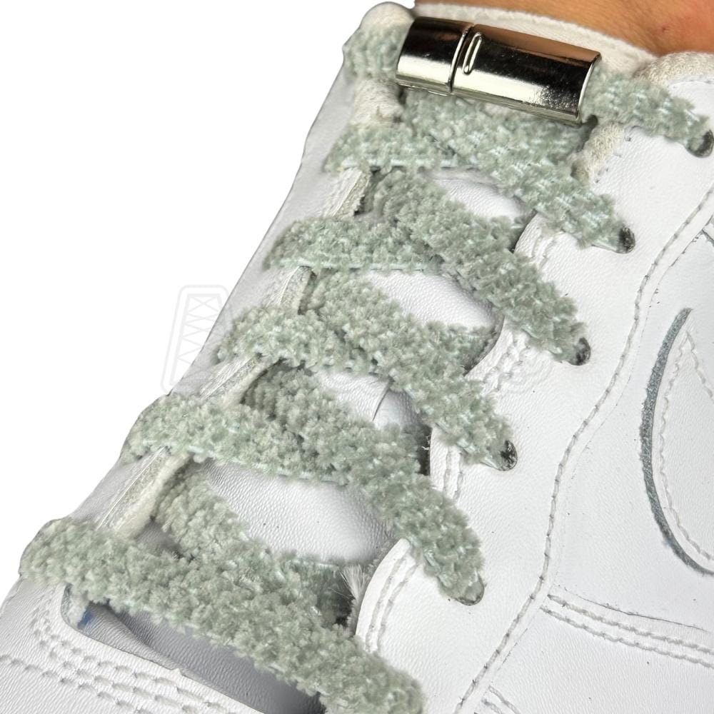 Elastische veters zonder strikken fluffy 7mm magnetische sluiting jade geregen in witte Nike Air Force 1