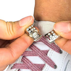 Elastische veters zonder strikken glitter 6mm bling magnetische sluiting roze detailfoto van hoe de sluiting werkt