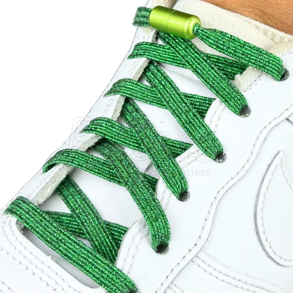 Elastische veters zonder strikken glitter 6mm capsule sluiting groen geregen in witte Nike Air Force 1