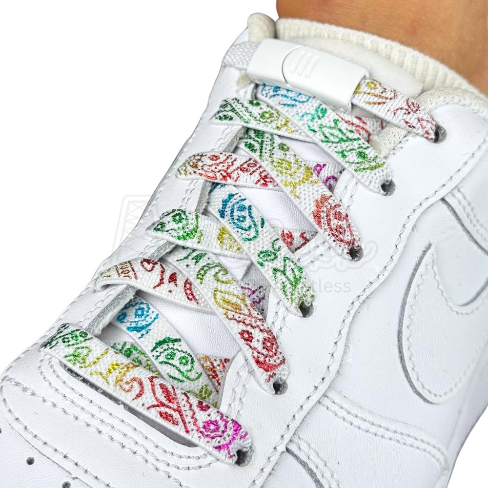 Elastische veters zonder strikken paisley 9mm magnetische sluiting wit kleurig geregen in witte Nike Air Force 1