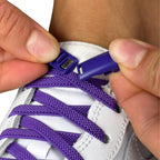 Elastische veters zonder strikken plat 6mm magnetische sluiting paars detailfoto van hoe de sluiting werkt