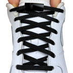 Elastische veters zonder strikken plat 6mm magnetische sluiting zwart met stretch uitgerekt