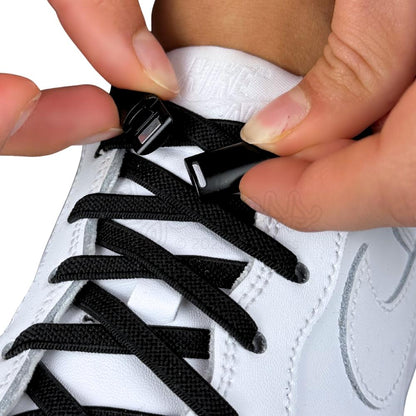 Elastische veters zonder strikken plat 6mm magnetische sluiting zwart detailfoto van hoe de sluiting werkt