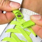 Elastische veters zonder strikken plat 7mm magnetische sluiting fluorescerend groen detailfoto van hoe de sluiting werkt