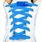 Elastische veters zonder strikken plat 7mm magnetische sluiting hemelsblauw met stretch uitgerekt