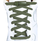 Elastische veters zonder strikken plat 7mm magnetische sluiting mosgroen met stretch uitgerekt