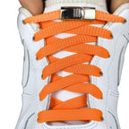 Elastische veters zonder strikken plat 9mm magnetische sluiting oranje met stretch uitgerekt