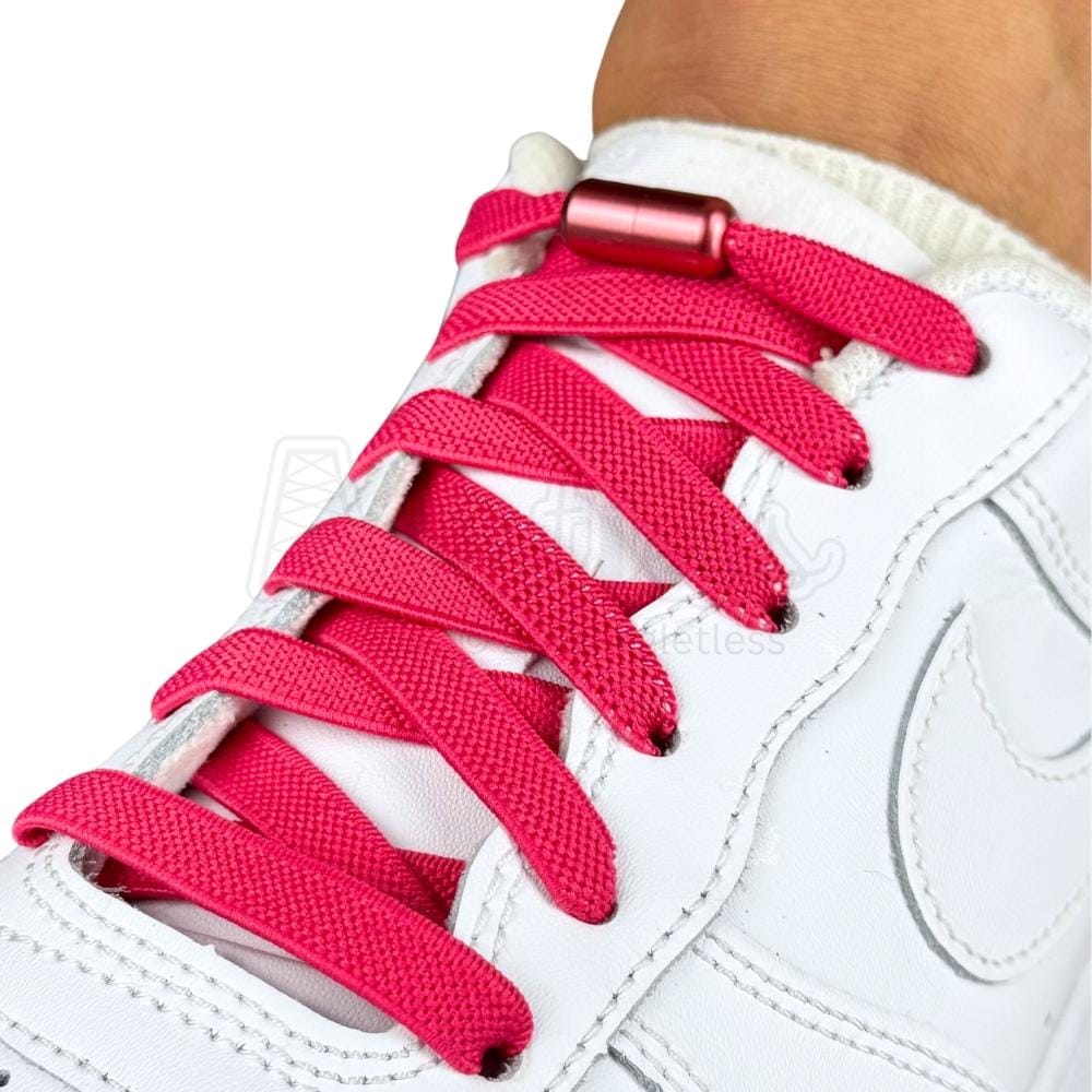 Elastische veters zonder strikken plat 9mm metalen draai capsule rozenrood geregen in witte Nike Air Force 1