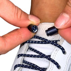 Elastische veters zonder strikken reflecterend 3mm capsule sluiting marineblauw detailfoto van hoe de sluiting werkt