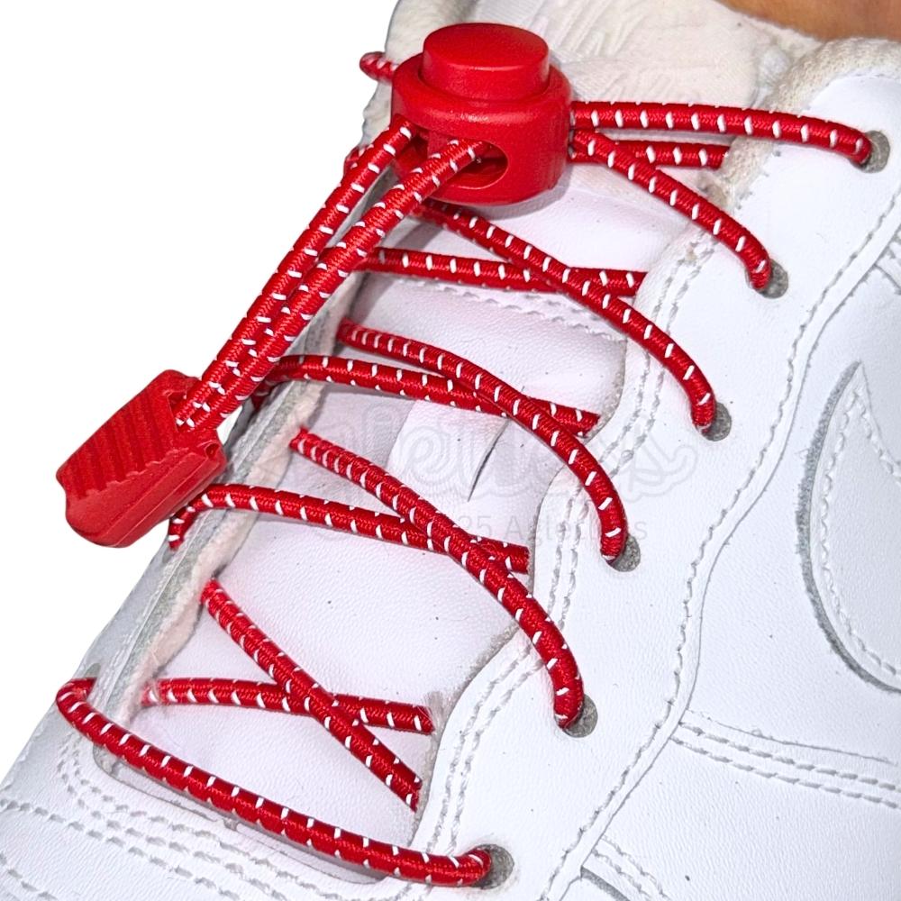Elastische veters zonder strikken reflecterend 3mm lock sluiting rood geregen in witte Nike Air Force 1