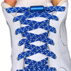 Elastische veters zonder strikken reflecterend 7mm capsule sluiting blauw geregen in witte Nike Air Force 1