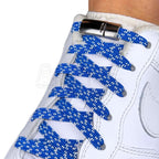 Elastische veters zonder strikken reflecterend 7mm magnetische sluiting blauw geregen in witte Nike Air Force 1