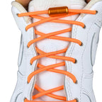 Elastische veters zonder strikken rond 3mm capsule sluiting oranje met stretch uitgerekt