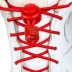 Elastische veters zonder strikken rond 3mm lock sluiting rood met stretch uitgerekt