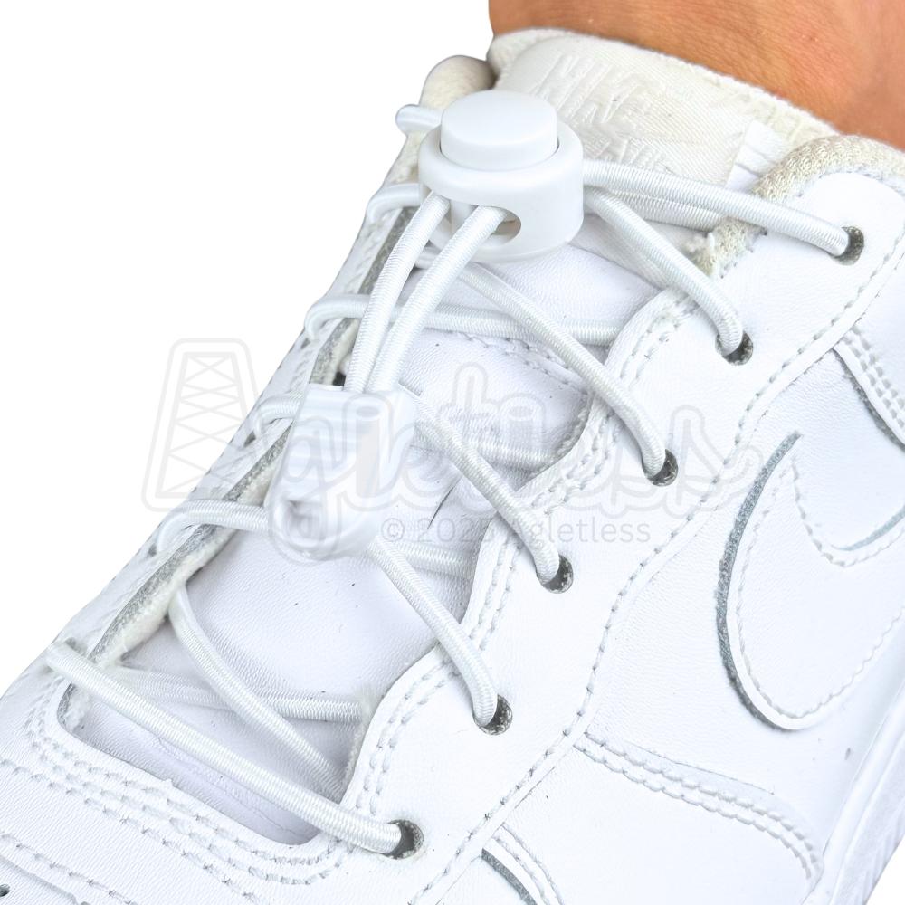 Elastische veters zonder strikken rond 3mm lock sluiting wit geregen in witte Nike Air Force 1