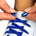 Elastische veters zonder strikken rond 5mm capsule sluiting blauw detailfoto van hoe de sluiting werkt