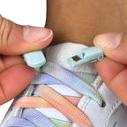 Elastische veters zonder strikken tie-dye 9mm magnetische sluiting driekleurig oranje detailfoto van hoe de sluiting werkt