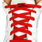 Elastische veters zonder strikken vintage 8mm capsule sluiting rood met stretch uitgerekt