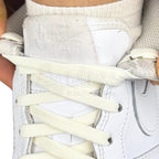 Elastische veters zonder strikken vintage 8mm onzichtbare clipjes gebrokenwit detailfoto van hoe de sluiting werkt